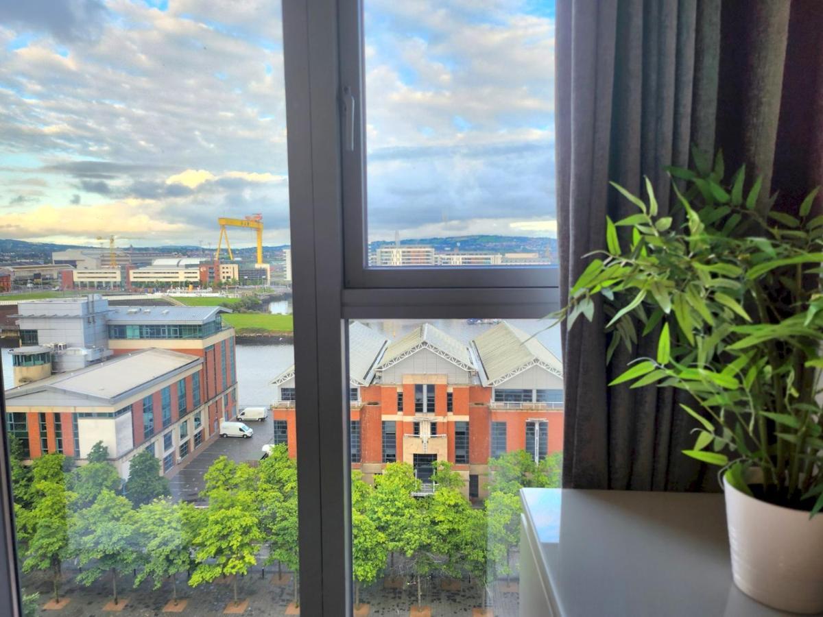 Ferienwohnung Pass The Keys Stunning Penthouse With Balcony Sunset Views Belfast Exterior foto