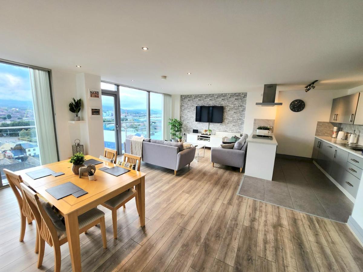 Ferienwohnung Pass The Keys Stunning Penthouse With Balcony Sunset Views Belfast Exterior foto