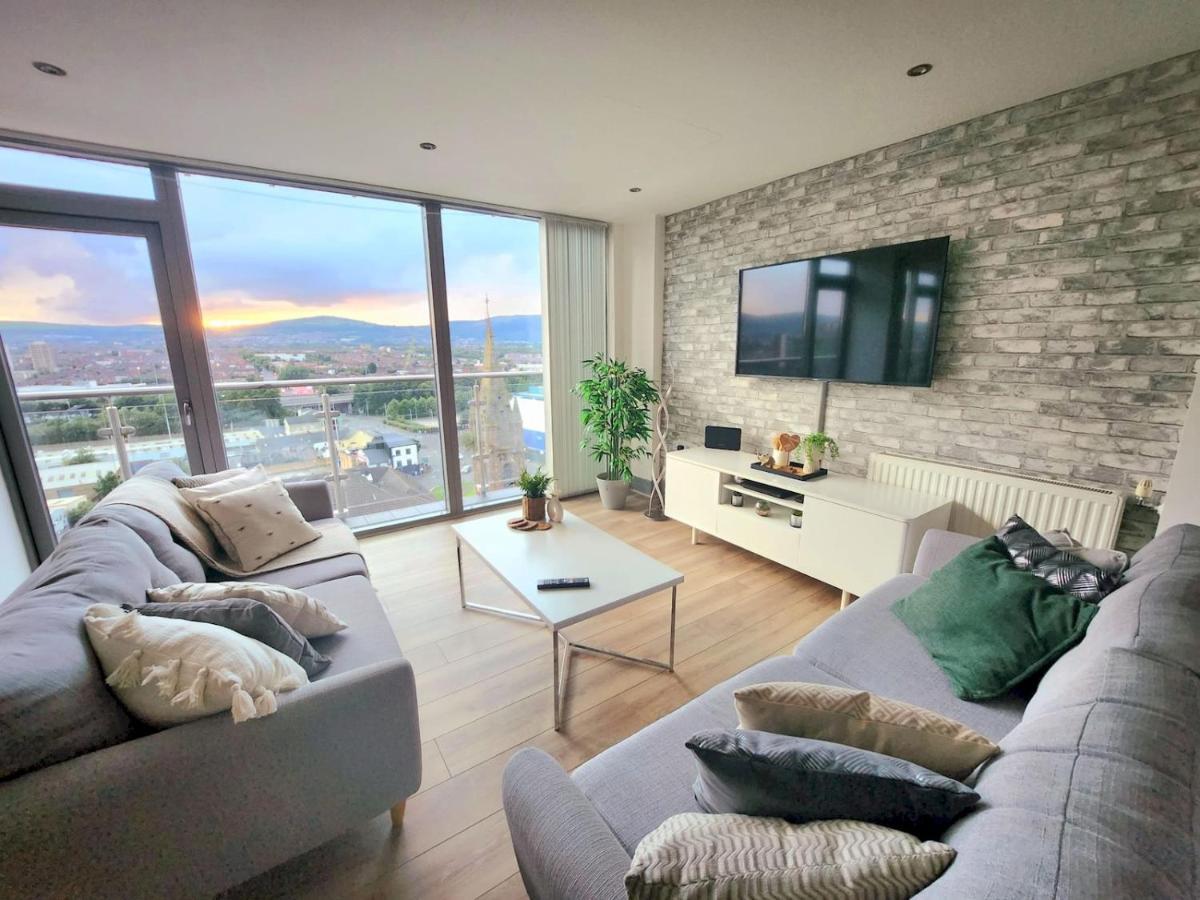 Ferienwohnung Pass The Keys Stunning Penthouse With Balcony Sunset Views Belfast Exterior foto